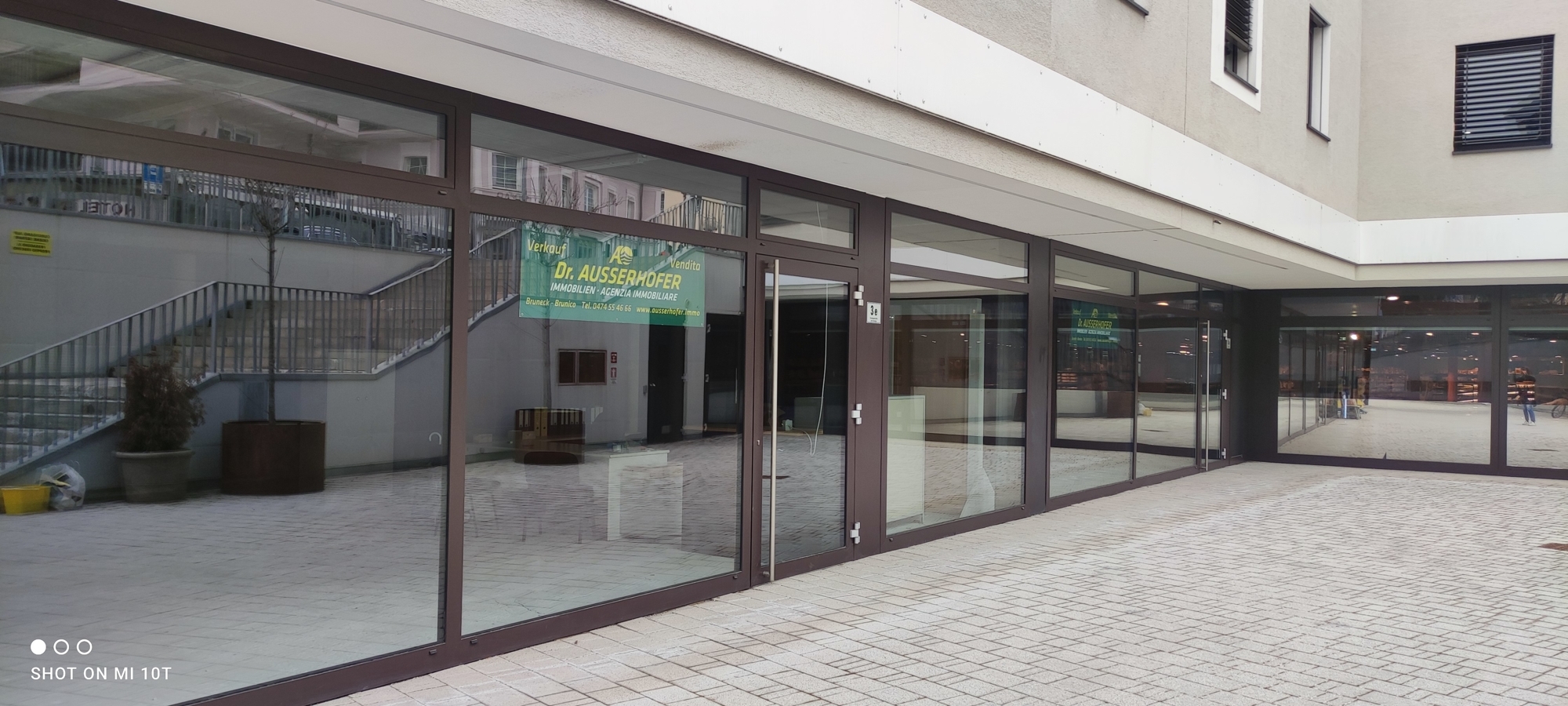 MULTIFUNKTIONALE Geschäftsflächen in optimaler Lage in Bruneck - nutzbar als Geschäft, Büro, Showroom oder Lager
