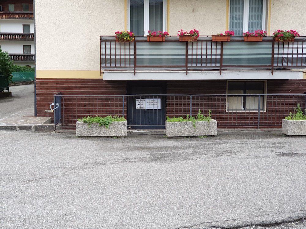 Magazin samt Autoabstellplatz in Sterzing zu verkaufen