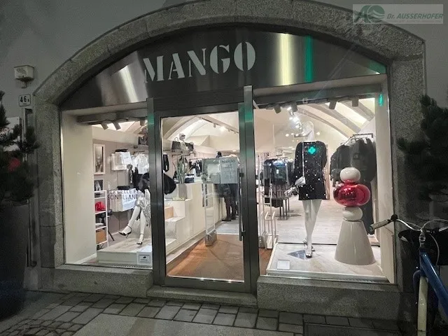 Großzügiges Geschäftslokal mit Büro in der Stadtgasse von Bruneck