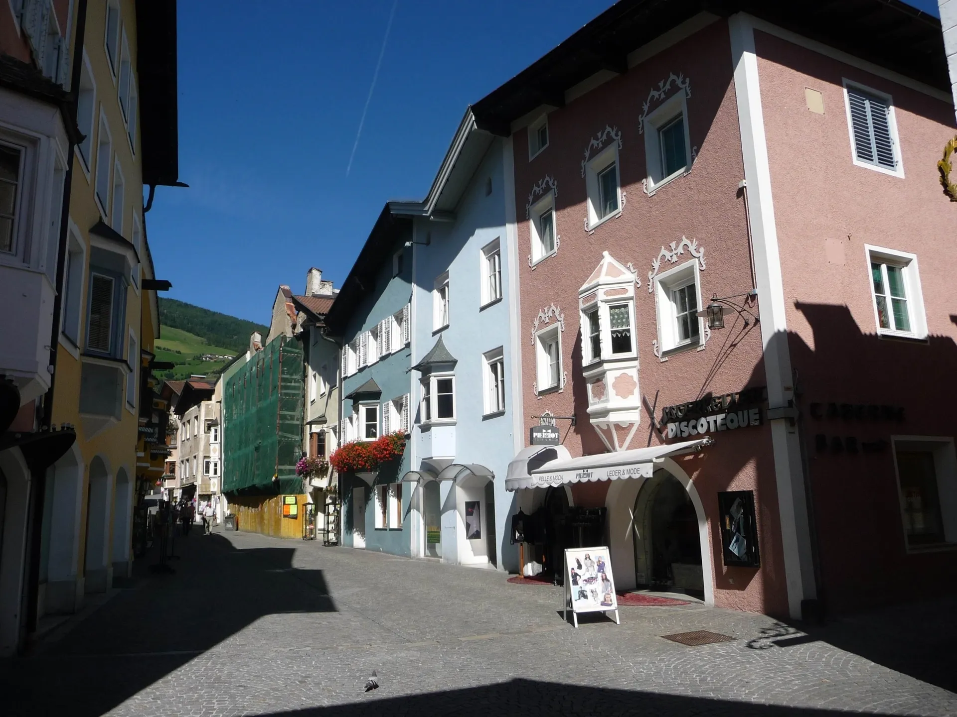 Ausstellungsraum/Büro/Werkstatt in der Innsbruckerstraße von Sterzing zu vermieten