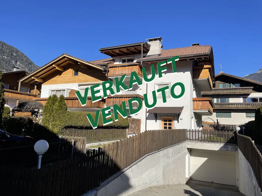 Freie Einzimmerwohnung mit zwei Balkonen in Gais