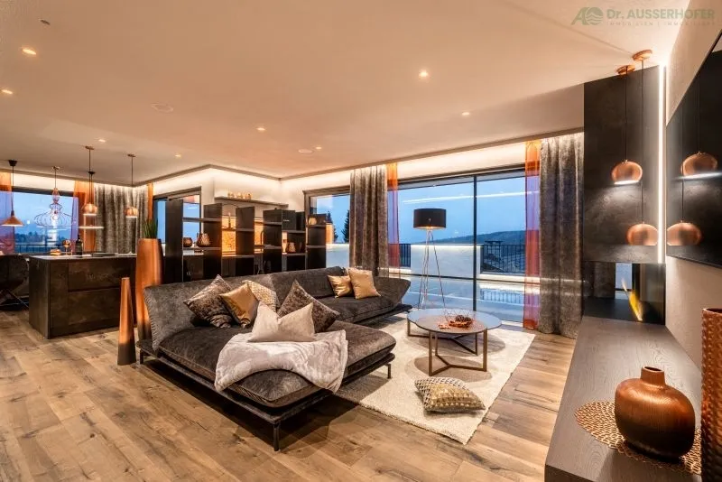 Penthouse-Feeling: Stilvolle Terrassenwohnung mit Dachterrasse und Weitblick