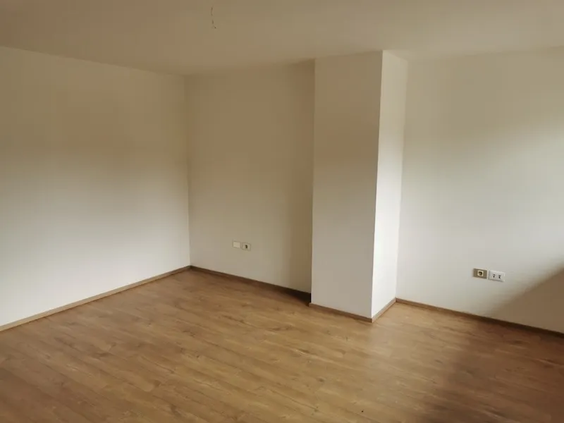 Teilsanierte Dreizimmerwohnung im Zentrum von Welsberg