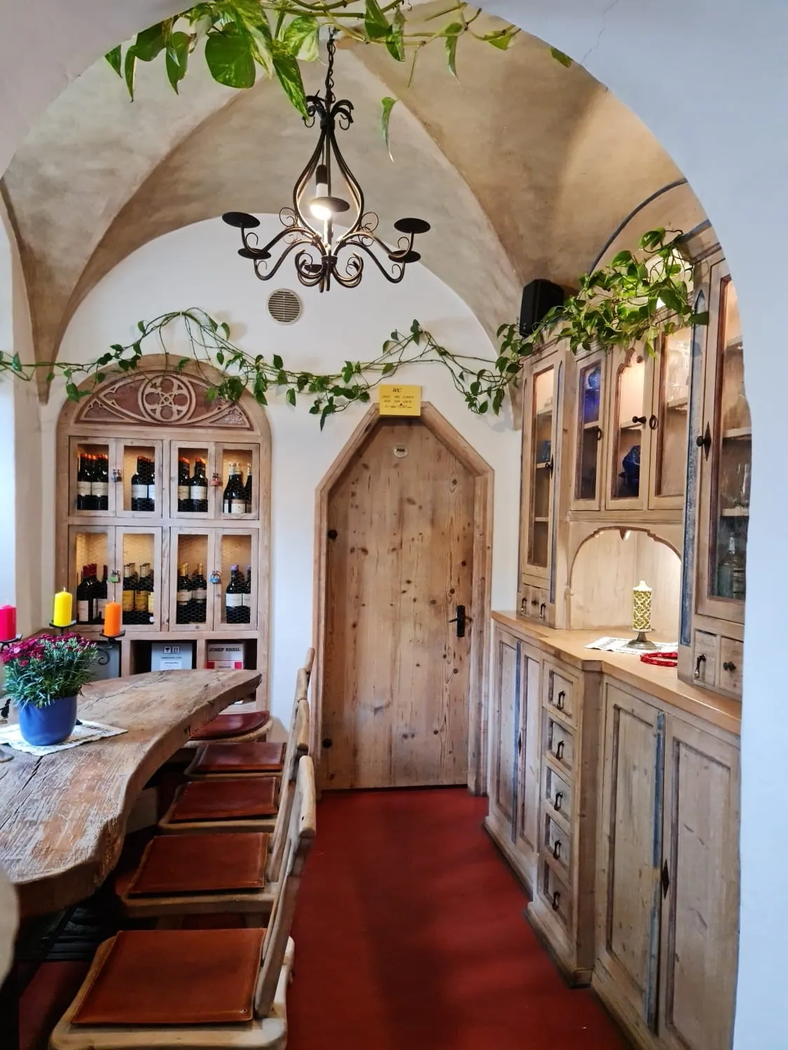 Traditioneller Bar-/Imbissbetrieb im Zentrum von Bruneck
